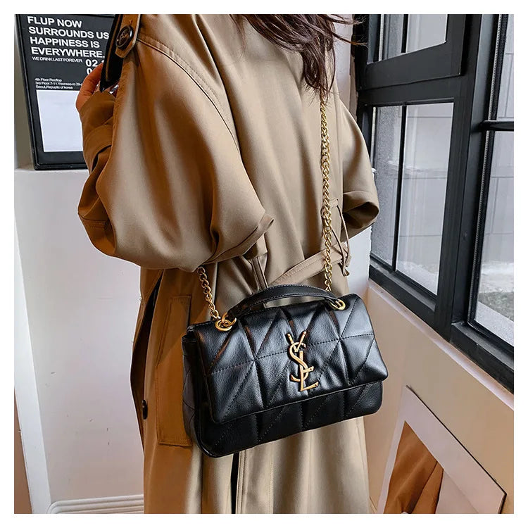 New style small Chanel-style diamond chain shoulder bag, trendy and versatile, spacious and luxurious embroidery line bag