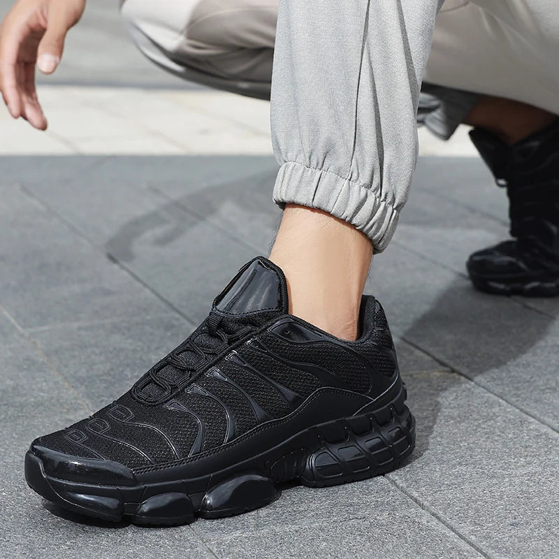 Men Running Shoes Fashion Cushioned Non-Slip Comfort Outdoor Running Youth Sports Shoes Classic Fitness Training Sneakers