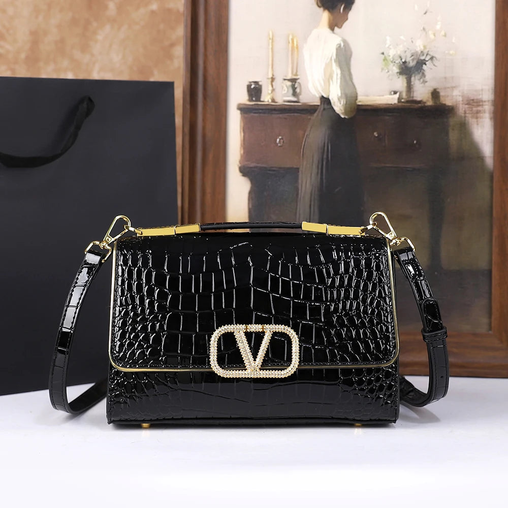 2025 New Fashion Crocodile Pattern Handbag High-End Sensation Unique Small Retro Shoulder Crossbody Bag Versatile Stylish Mini