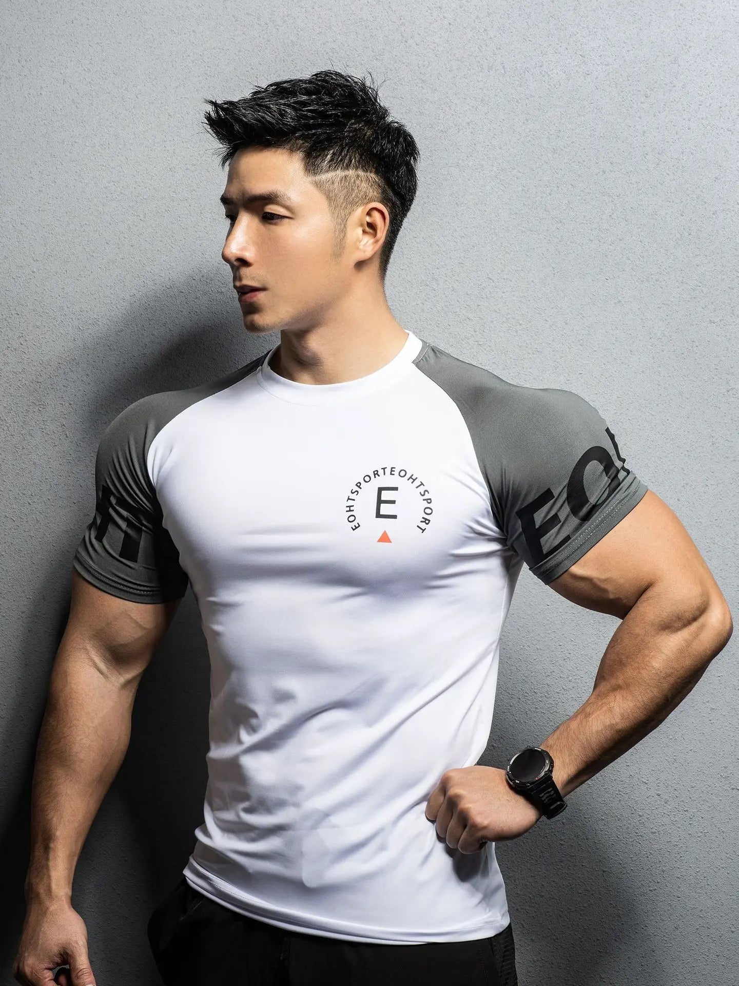 Summer New Men's Sports T-shirt Running Gym tops Exercise Slim Fit Elastic Quick Dry Short sleeved fitness T-shirt men clothing