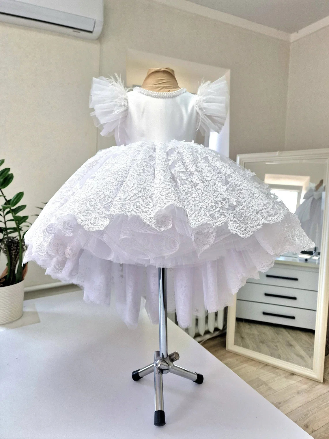 White Lace Baby Toddler Christening Dresses Kids Newborn Party Feather Pearls First Communion Wedding Prom Baptism Outfits