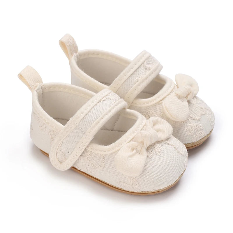 Cute White Lace Baby Girl Princess shoes  Baby Moccasins Moccs Shoes Bow Fringe Rubber Soled Non-slip Footwear Crib Shoes