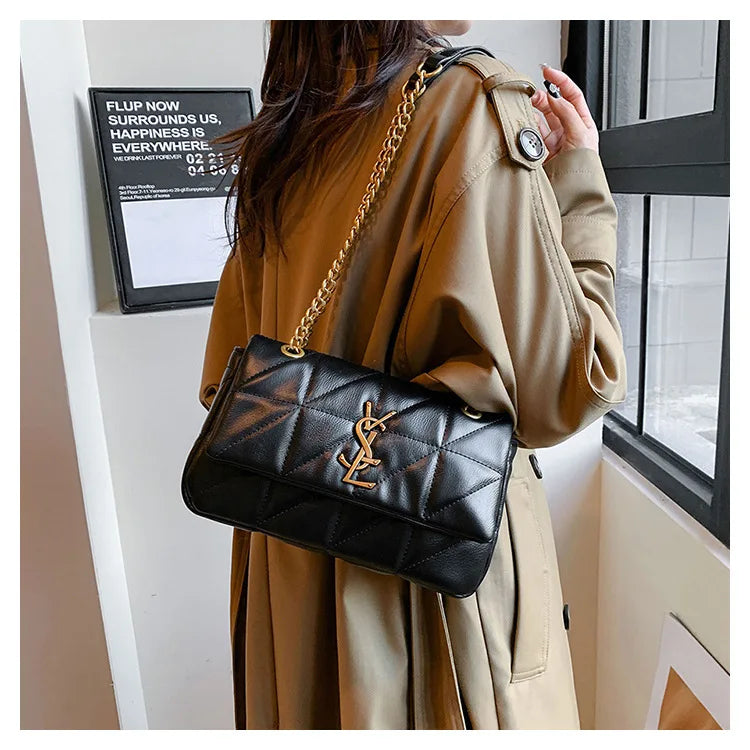 New style small Chanel-style diamond chain shoulder bag, trendy and versatile, spacious and luxurious embroidery line bag