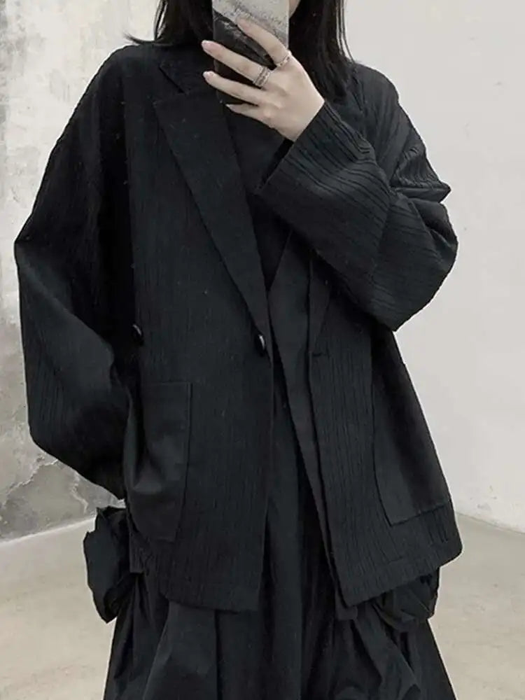EAM Gray Spliced Pleated Personality Blazer Women New Lapel Long Sleeve Loose Fit Jacket Fashion Tide Spring Autumn 2025 30A1252