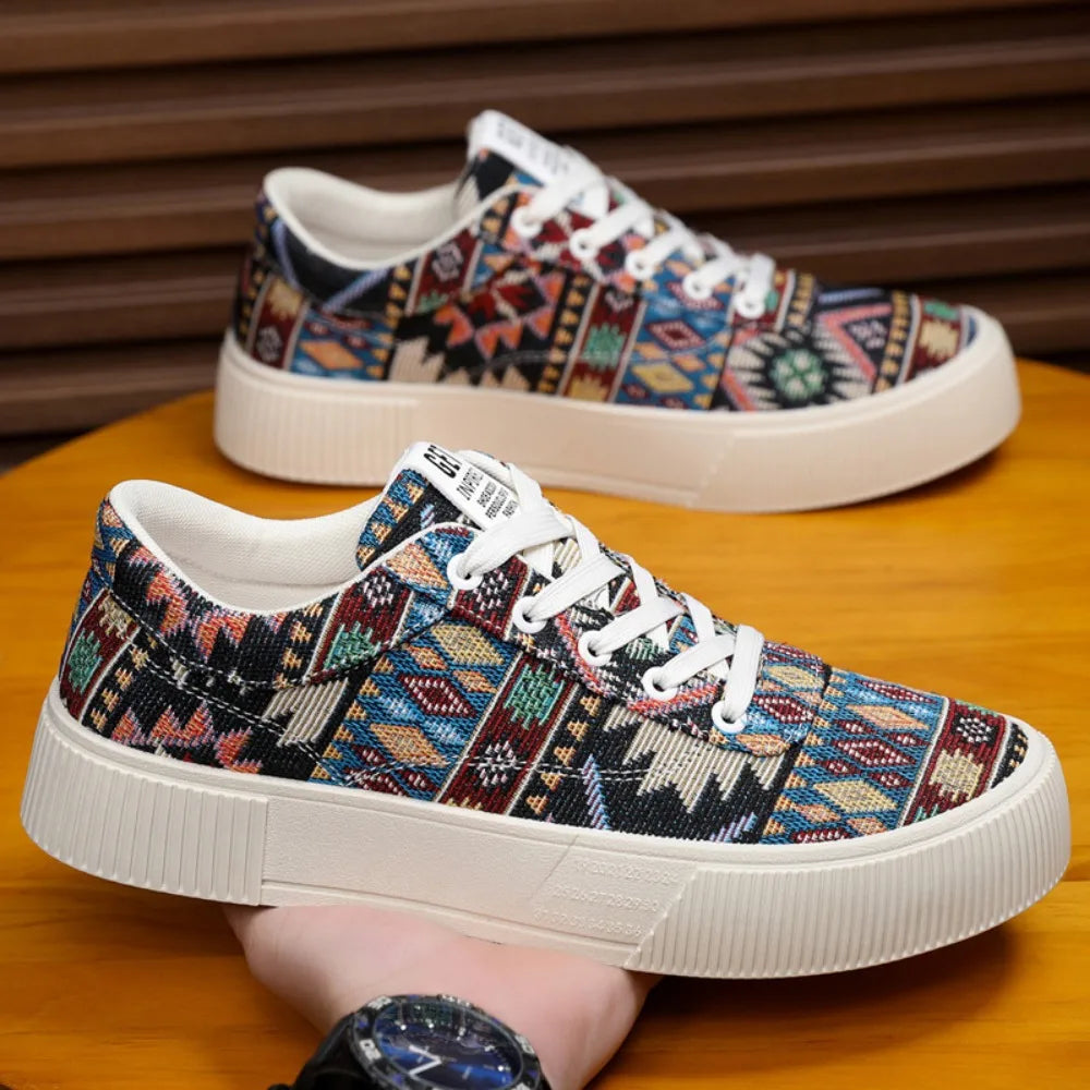 Sneakers Men 2025 New Spring and Autumn Ethnic Men's Shoe Low Top Retro Jacquard Flat Bottomed Board Shoes Oversized Mens Shoes
