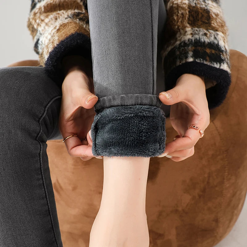 Women Thermal Jeans Winter Snow Warm Thickened Fleece Stretch Skinny Pencil Pants Fashion Korean Slim Fit Velvet Plush Pants