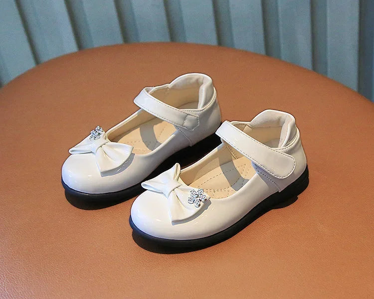 Glossy Kids Leather Shoes Simple Shallow Performance Shoes Black Bow with Crystal Flower Child Moccasin Shoes for Girls Casual