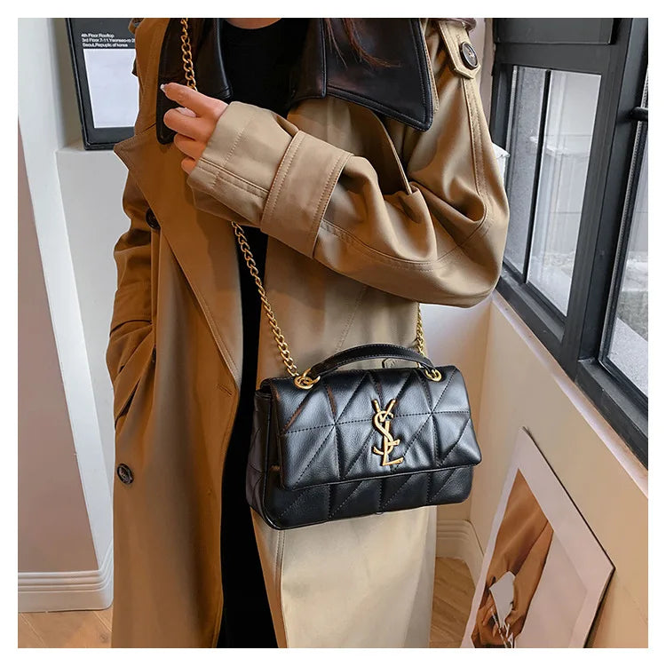 New style small Chanel-style diamond chain shoulder bag, trendy and versatile, spacious and luxurious embroidery line bag