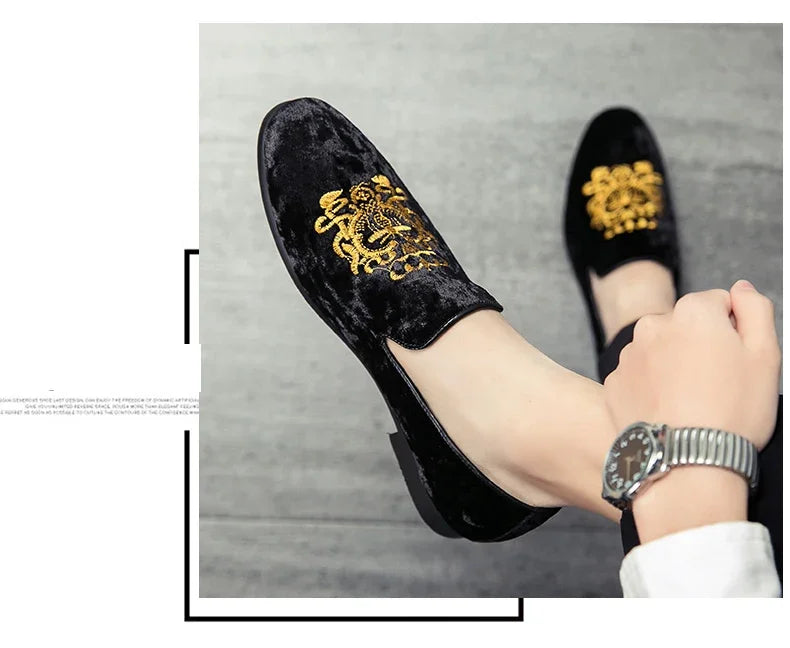 2025 Wedding Dress Shoes Casual Men Loafers New Big Size Lazy Peas shoes Embroidery Moccasins Shoes Suede Leather shoes Zapatos