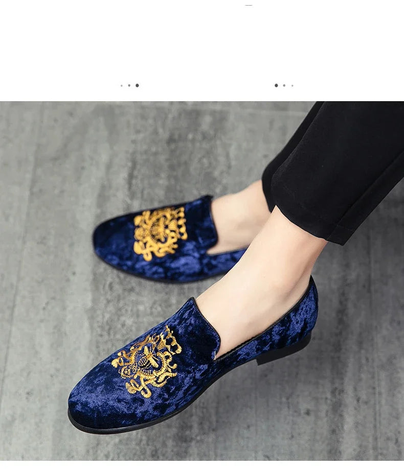 2025 Wedding Dress Shoes Casual Men Loafers New Big Size Lazy Peas shoes Embroidery Moccasins Shoes Suede Leather shoes Zapatos