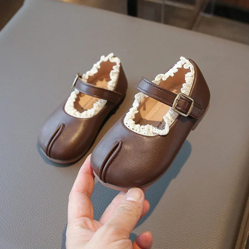 2025 New Children's Flats Simple Lolita Girls Princess Leather Shoes Walking Versatile Sweet Pleated Kids Causal Fashion Shoes