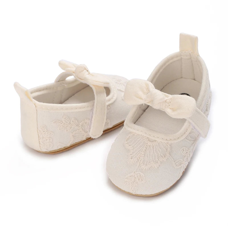 Cute White Lace Baby Girl Princess shoes  Baby Moccasins Moccs Shoes Bow Fringe Rubber Soled Non-slip Footwear Crib Shoes