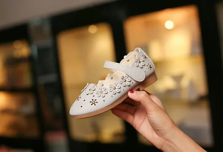 Kids Toddler Girls White Shoes for Wedding Party Fashion Princess Soft Bottom Leather Shoes Children Big Girls Flower Flats