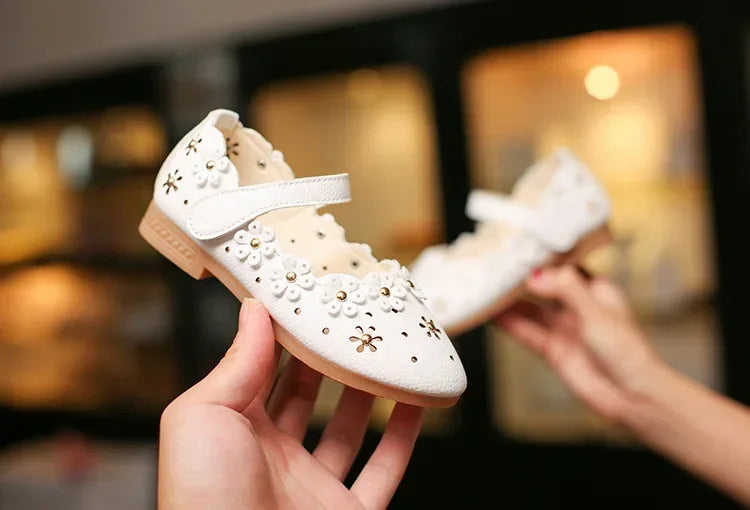 Kids Toddler Girls White Shoes for Wedding Party Fashion Princess Soft Bottom Leather Shoes Children Big Girls Flower Flats