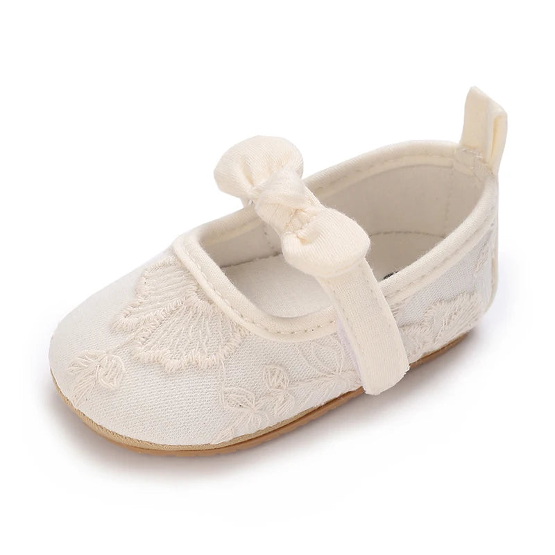 Cute White Lace Baby Girl Princess shoes  Baby Moccasins Moccs Shoes Bow Fringe Rubber Soled Non-slip Footwear Crib Shoes