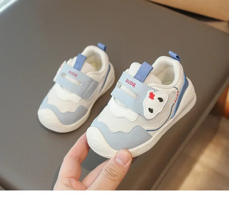 Baby walking shoes 2025 winter and winter new fashionable sports shoes trend soft sole comfortable Velcro cute and versatile