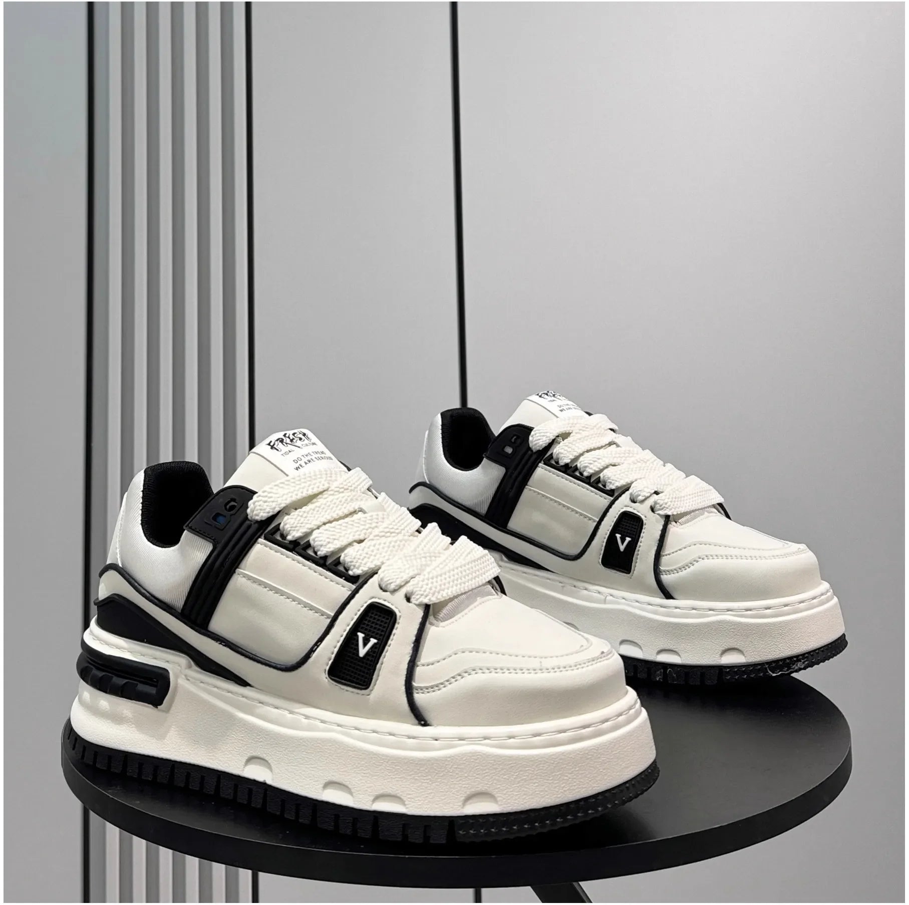 Classic Ultra-light Soft Bottom Outdoor Casual Shoes Comfortable Running Traveling Hiking Mountain Climbing Shoes round Toe Rubb