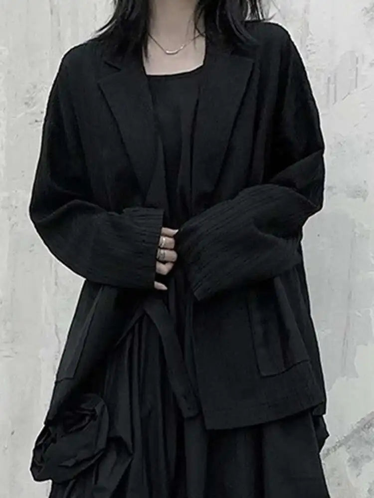 EAM Gray Spliced Pleated Personality Blazer Women New Lapel Long Sleeve Loose Fit Jacket Fashion Tide Spring Autumn 2025 30A1252