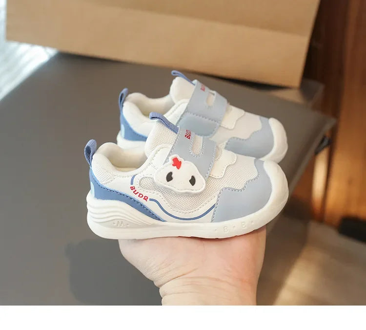 Baby walking shoes 2025 winter and winter new fashionable sports shoes trend soft sole comfortable Velcro cute and versatile