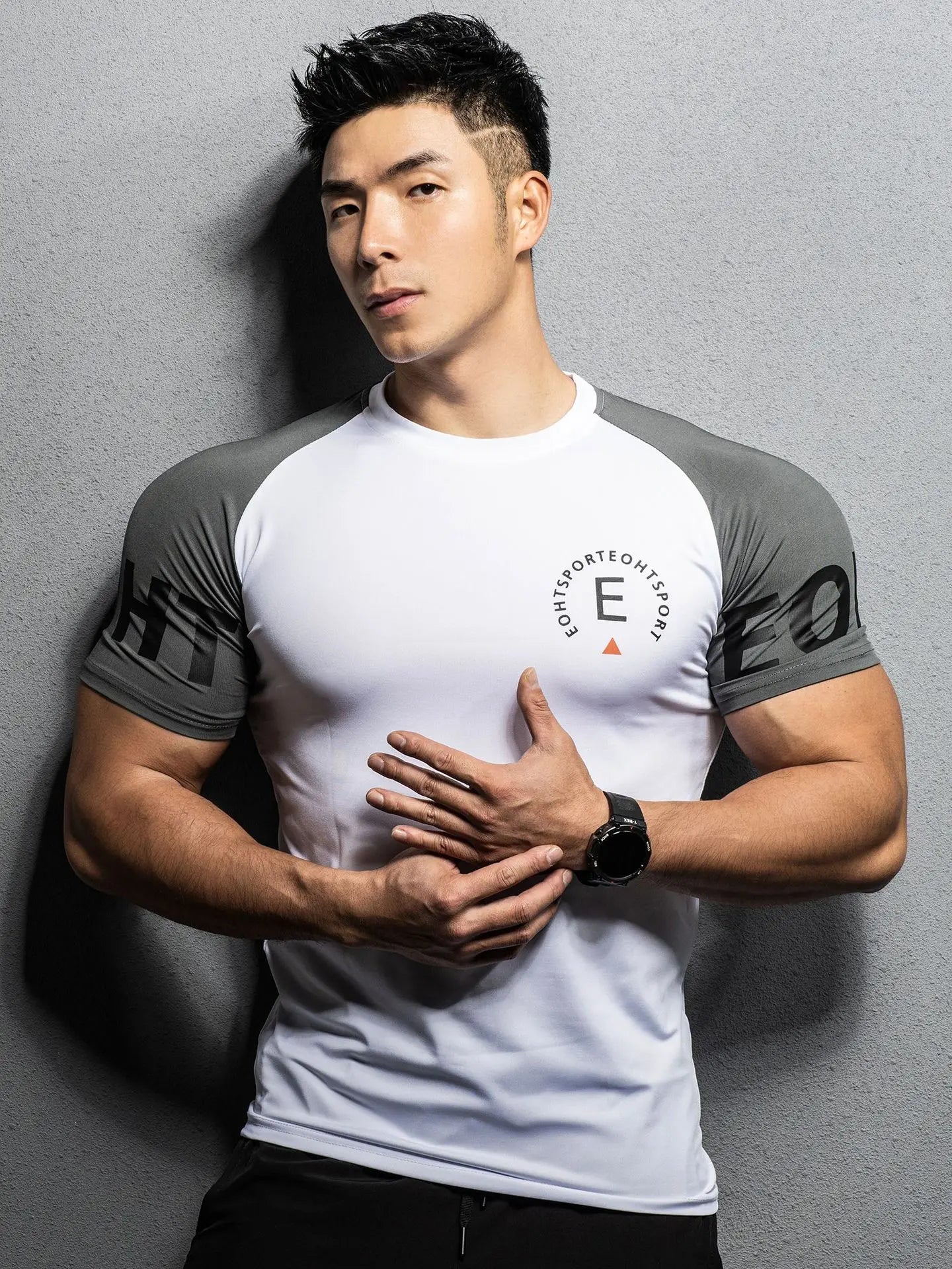 Summer New Men's Sports T-shirt Running Gym tops Exercise Slim Fit Elastic Quick Dry Short sleeved fitness T-shirt men clothing