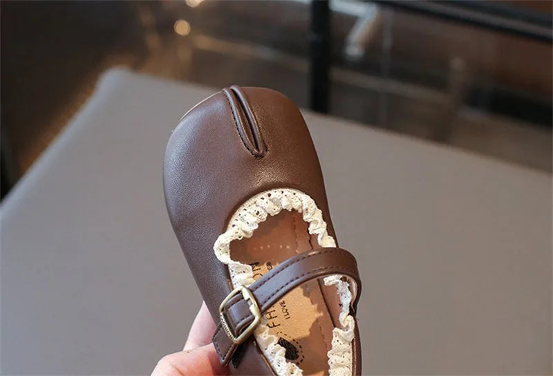 2025 New Children's Flats Simple Lolita Girls Princess Leather Shoes Walking Versatile Sweet Pleated Kids Causal Fashion Shoes