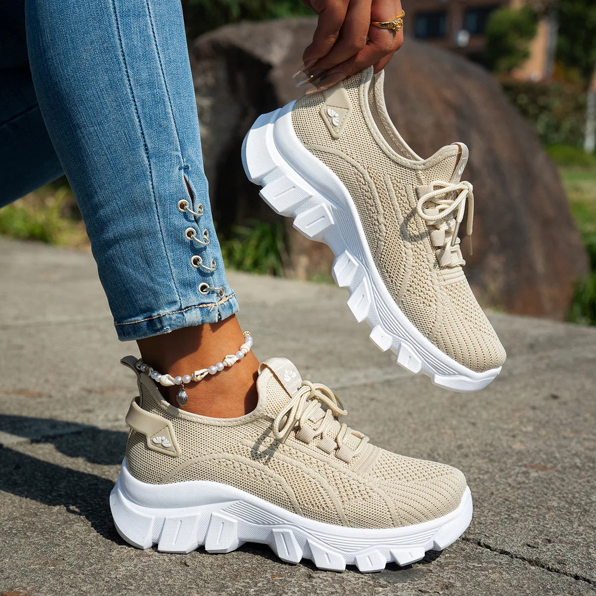 Women's 2025 Spring Knitted Shoes Lightweight Breathable Mom Shoes Plus Size Comfort Non-Slip Casual Flat Sole Slip-On