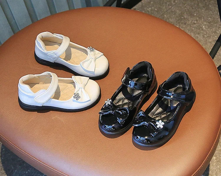 Glossy Kids Leather Shoes Simple Shallow Performance Shoes Black Bow with Crystal Flower Child Moccasin Shoes for Girls Casual