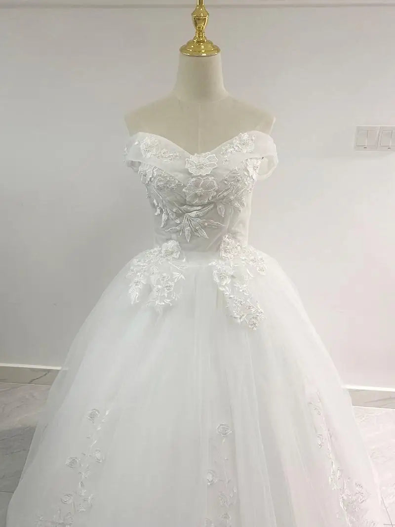 Quinceanera Dresses Elegant Boat Neck Luxury Lace Embroidery Vestidos De 15 Anos Party Prom Vintage Quinceanera Gown Customized
