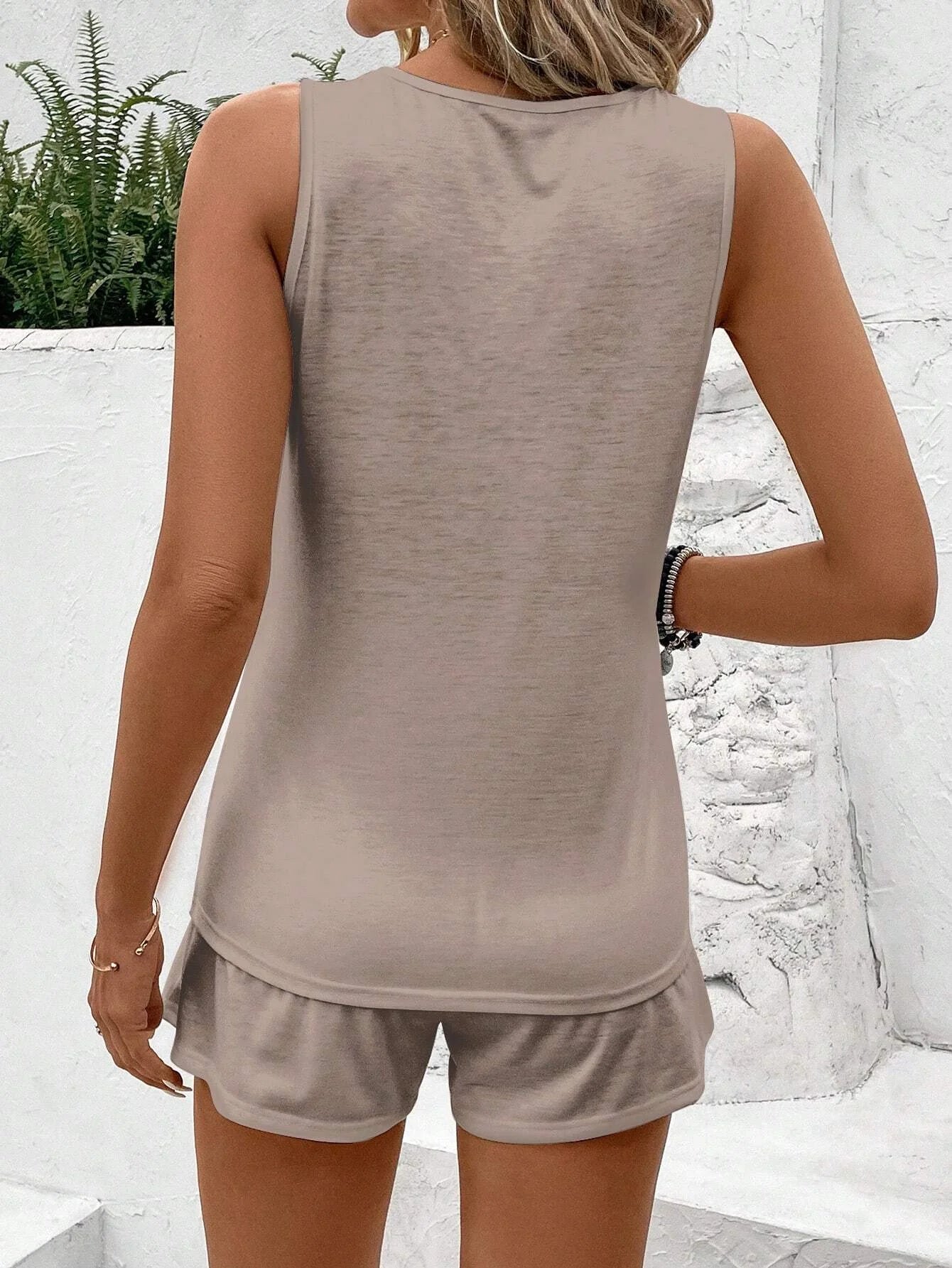 Ladies Feather Print Vest and Solid Color Shorts Set Summer Set