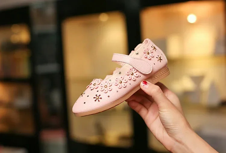Kids Toddler Girls White Shoes for Wedding Party Fashion Princess Soft Bottom Leather Shoes Children Big Girls Flower Flats