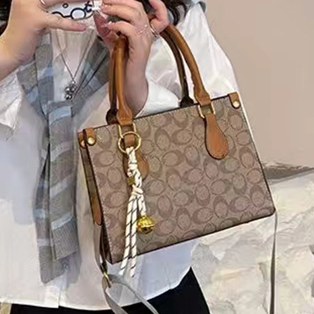 New 2025 Fashion Versatile Women's Bag with Large Capacity and High Quality, Retro Vintage Flower Handheld Tote Bag