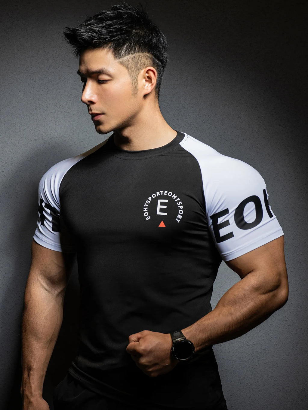 Summer New Men's Sports T-shirt Running Gym tops Exercise Slim Fit Elastic Quick Dry Short sleeved fitness T-shirt men clothing
