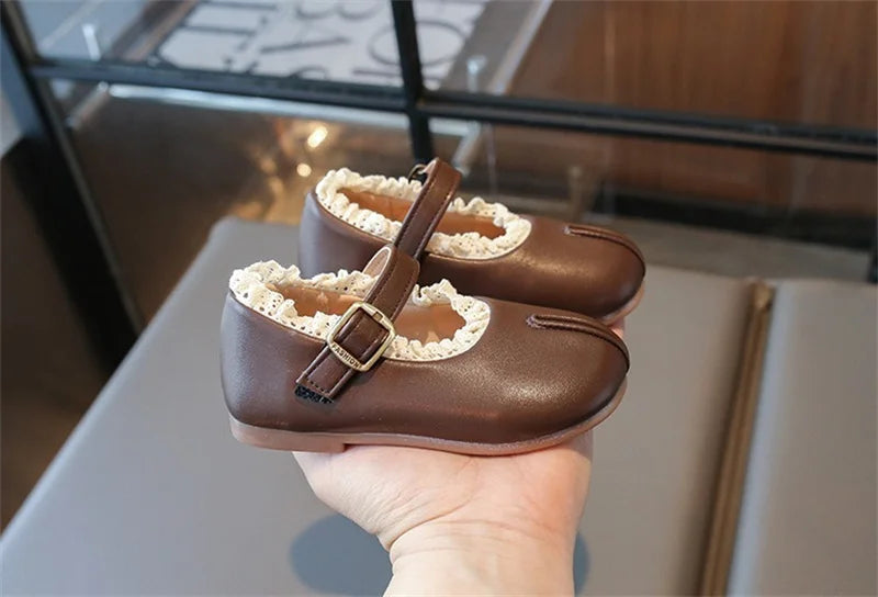 2025 New Children's Flats Simple Lolita Girls Princess Leather Shoes Walking Versatile Sweet Pleated Kids Causal Fashion Shoes
