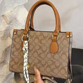 New 2025 Fashion Versatile Women's Bag with Large Capacity and High Quality, Retro Vintage Flower Handheld Tote Bag