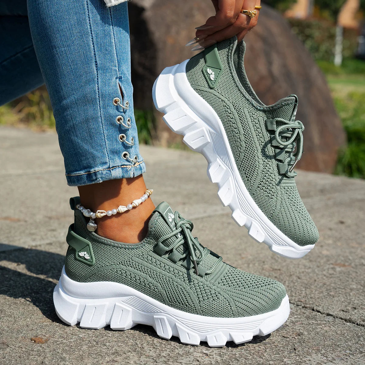 Women's 2025 Spring Knitted Shoes Lightweight Breathable Mom Shoes Plus Size Comfort Non-Slip Casual Flat Sole Slip-On