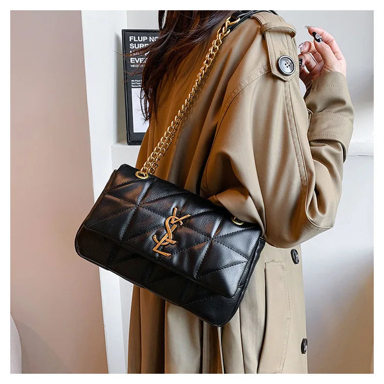 New style small Chanel-style diamond chain shoulder bag, trendy and versatile, spacious and luxurious embroidery line bag