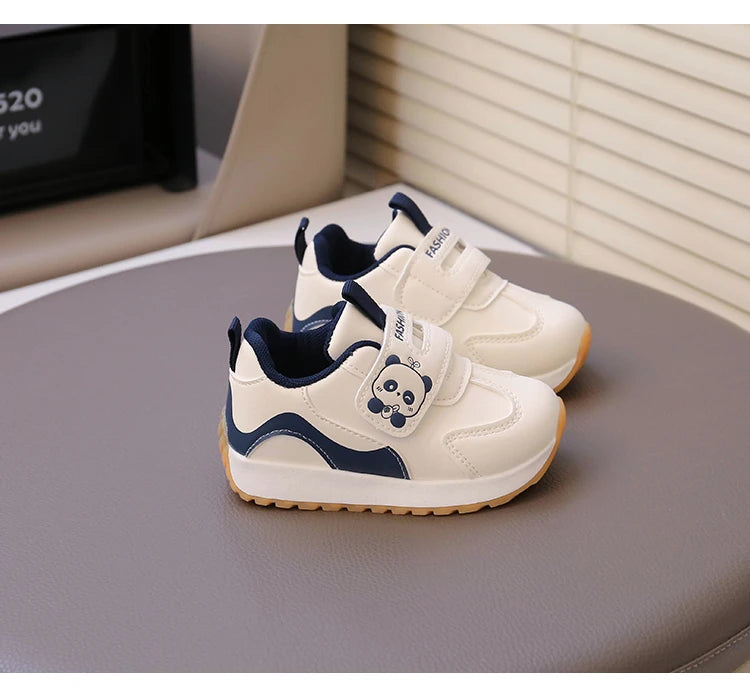 Baby walking shoes with leather surface for autumn and winter, new baby soft soled breathable sports shoes for boys and girls
