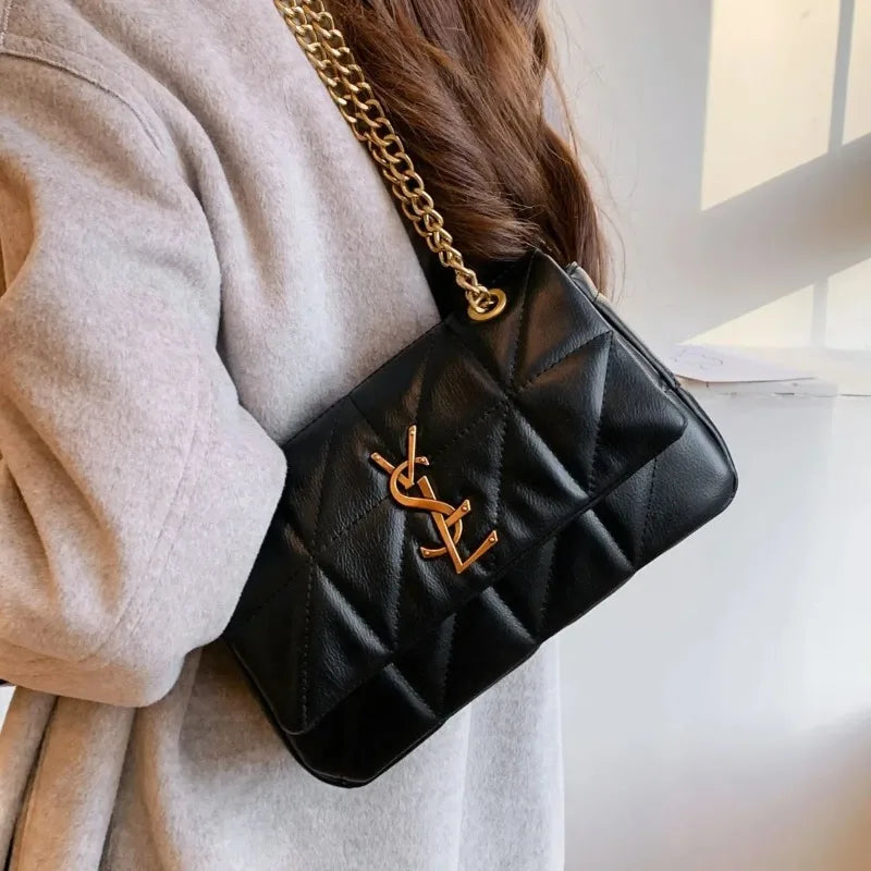 New style small Chanel-style diamond chain shoulder bag, trendy and versatile, spacious and luxurious embroidery line bag