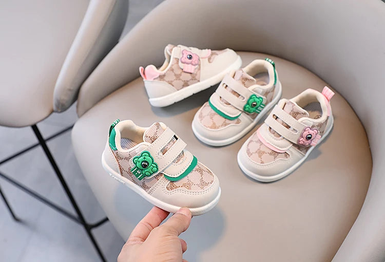1 pairs Baby Shoes Spring New Baby Soft Sole Versatile  kid's Walking Shoes Little Bear Girls Sports Shoes Cartoon Casual Shoes