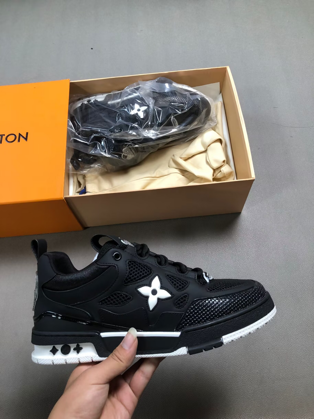 Louis vuitton sneakers