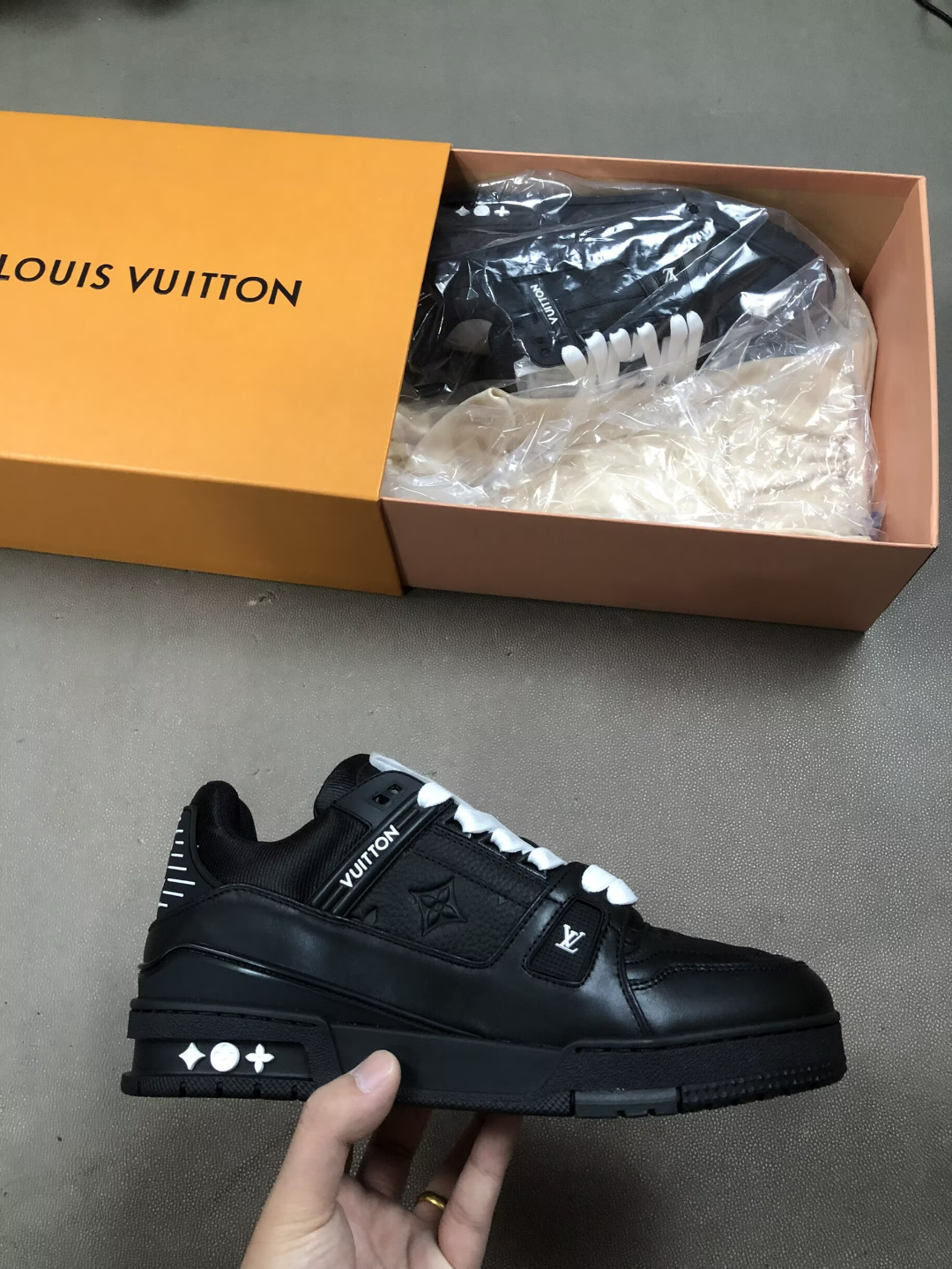 Louis vuitton sneakers