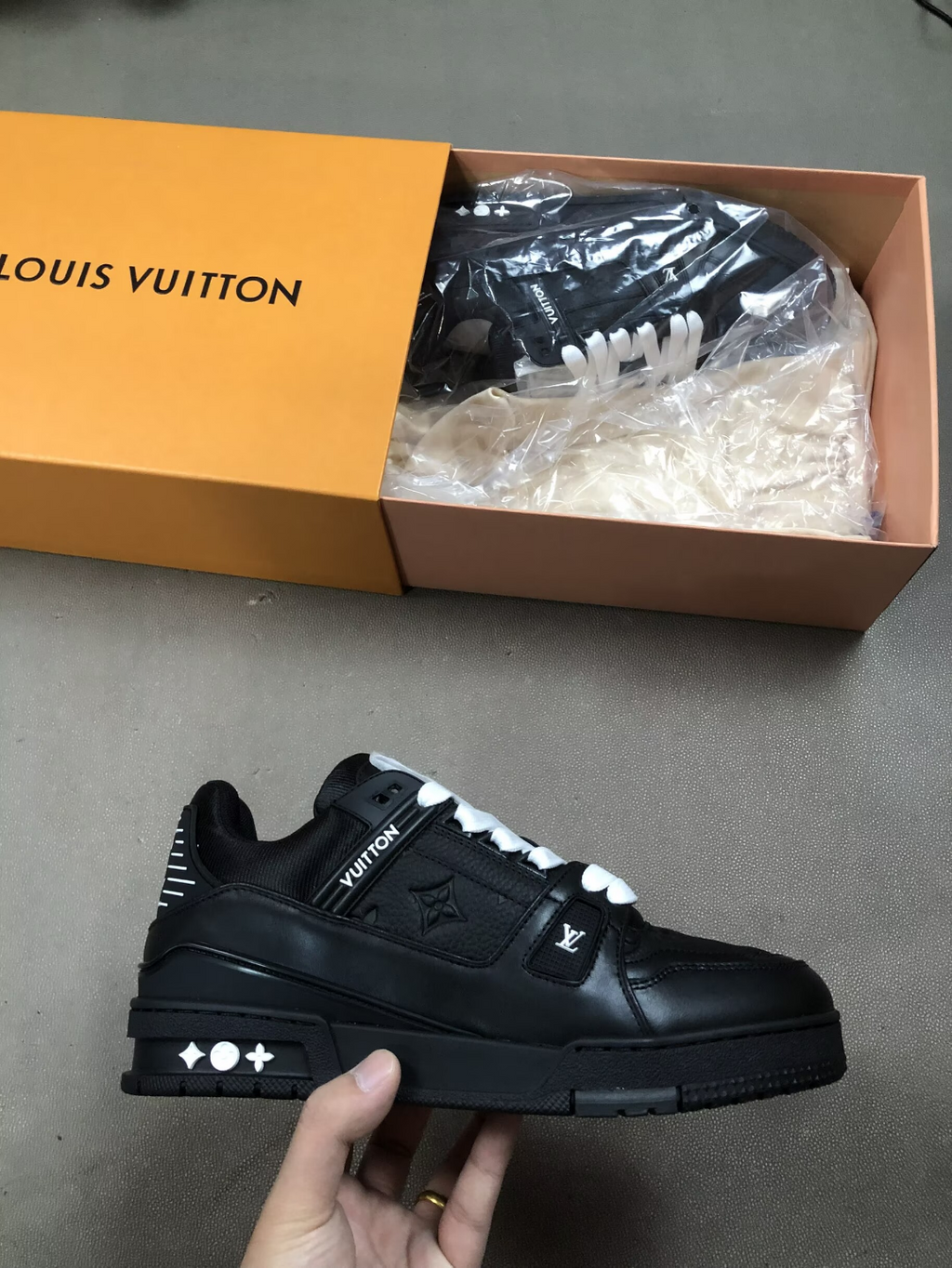 Louis vuitton sneakers